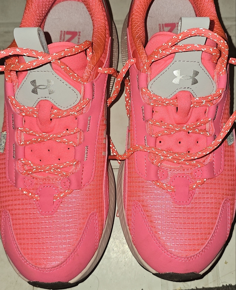 Under armour sneakers size 11